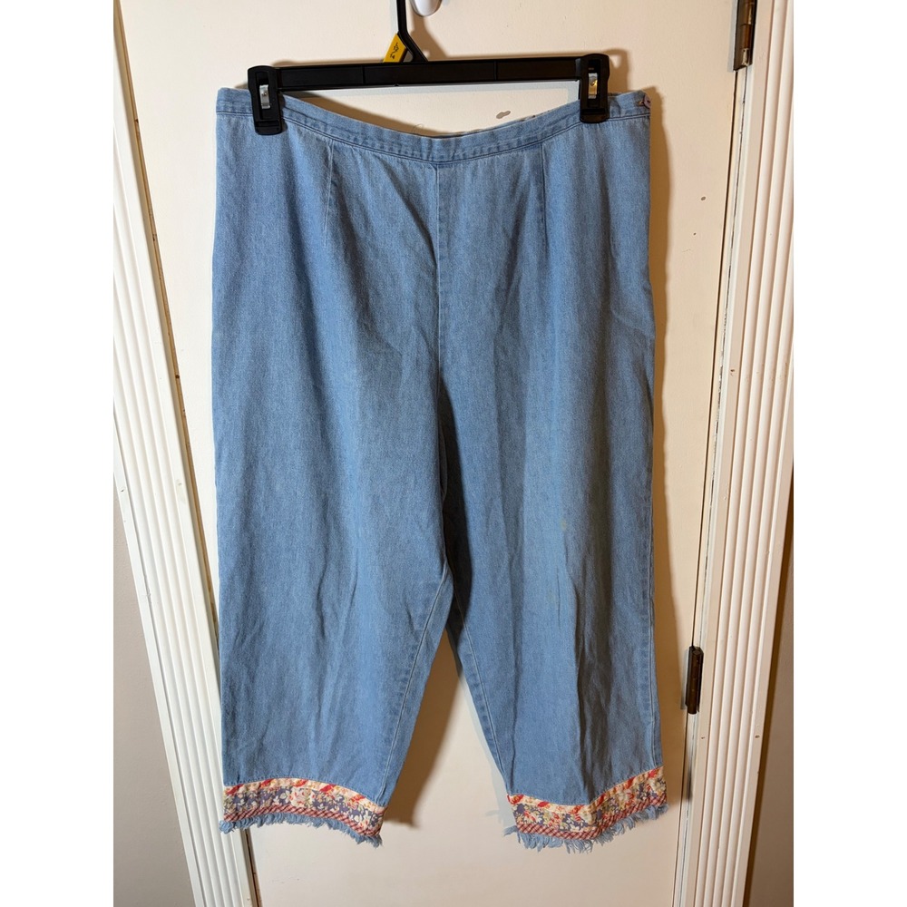 Amanda Lane Vintage Denim Cropped Pants Light Wash Floral Trim Blue Womens 16